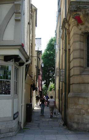 Magpie Lane in 2005