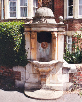 Drinking fountain in 2004