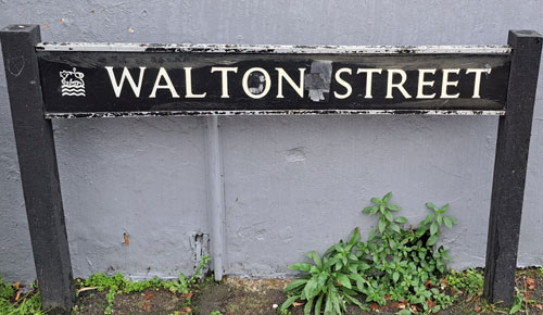Wallton Street top modern