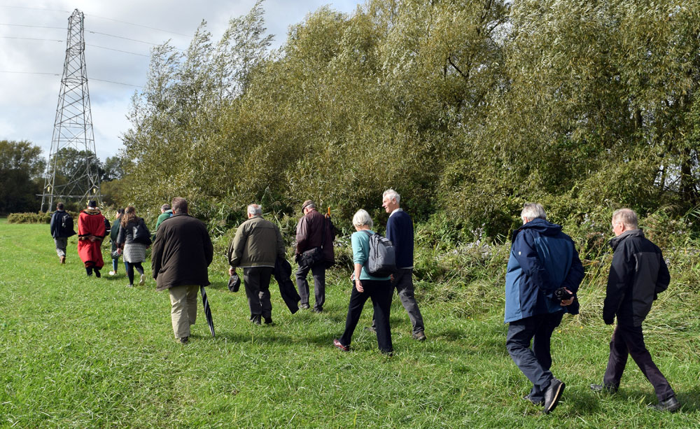 Walking alongside Hogacre Ditch